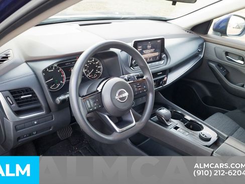 Used 2023 Nissan Rogue SV image 6