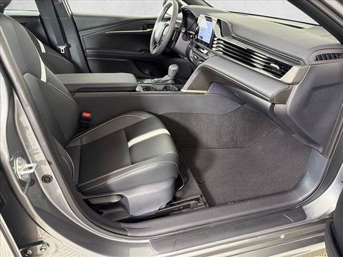 Used 2026 Toyota Camry SE FWD image 13