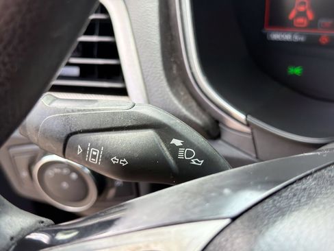 Used 2020 Ford Fusion SE FWD image 29