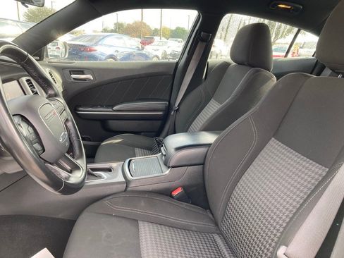 Used 2023 Dodge Charger SXT image 10