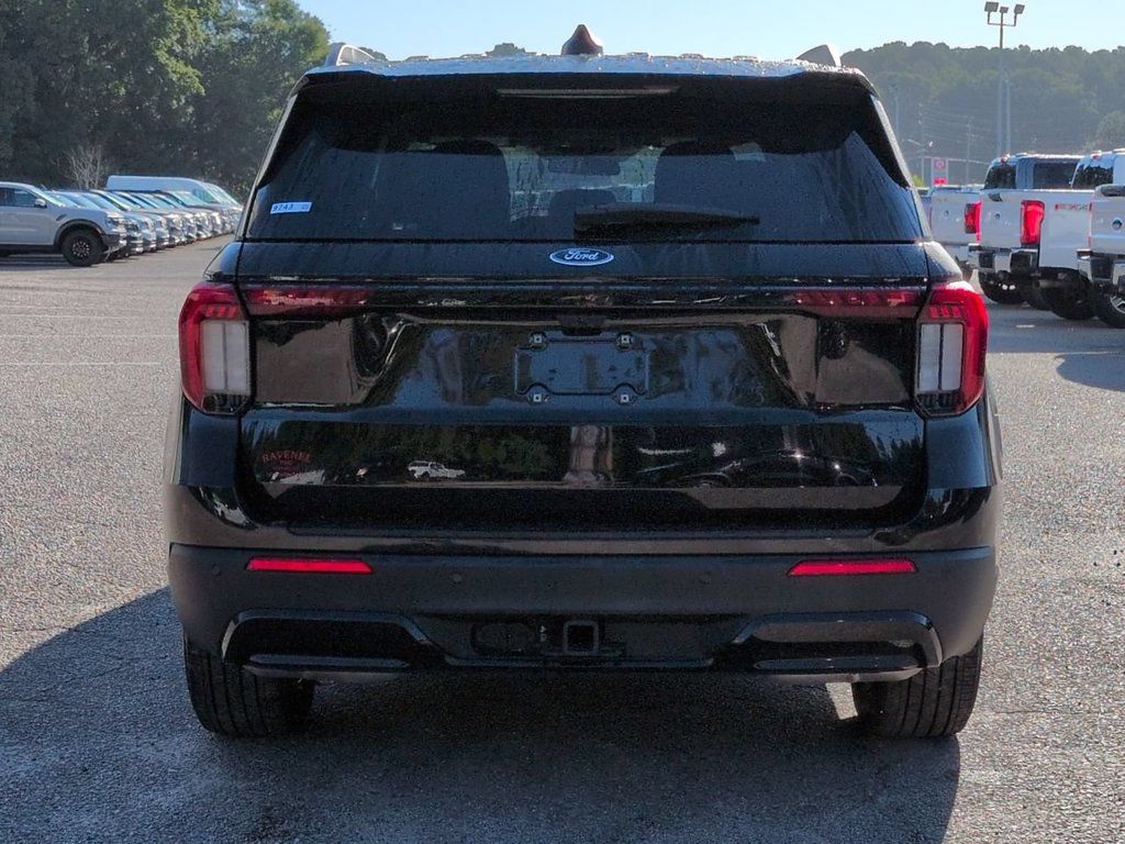 Used 2025 Ford Explorer ST-Line RWD image 5