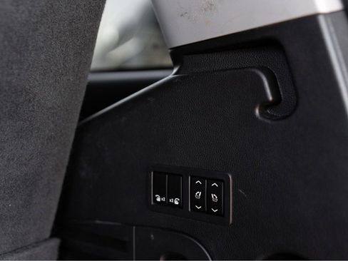 Used 2018 Cadillac Escalade Luxury image 16