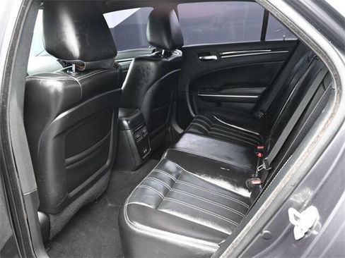 Used 2019 Chrysler 300 S image 13