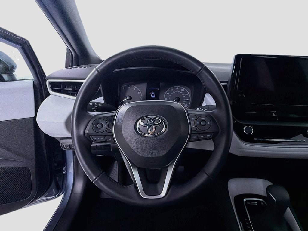 Used 2024 Toyota Corolla SE w/ SE Convenience Package FWD image 11