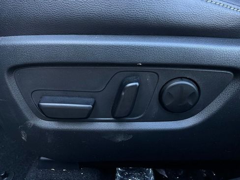 Used 2025 MAZDA CX-50 AWD 2.5 S w/ Premium Package image 11