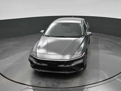 New 2026 Hyundai Elantra SE FWD image 25