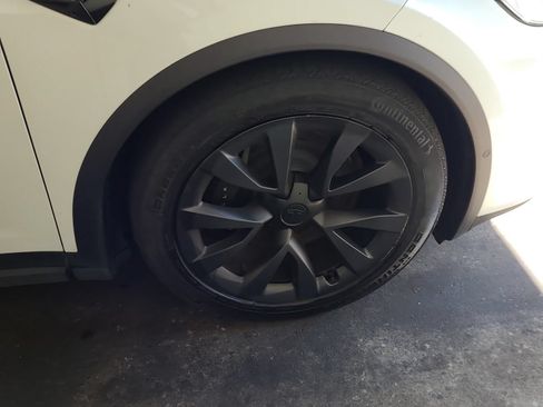 Used 2023 Tesla Model X AWD/4WD image 5