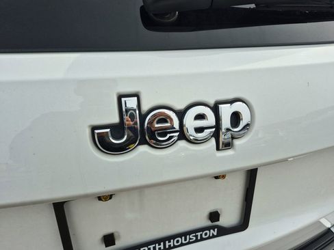 Used 2021 Jeep Grand Cherokee Limited w/ Trailer Tow Group IV image 12