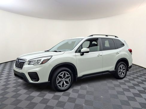 Used 2020 Subaru Forester Premium AWD/4WD image 6