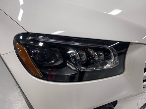 Used 2024 Mercedes-Benz GLS 450 4MATIC image 10