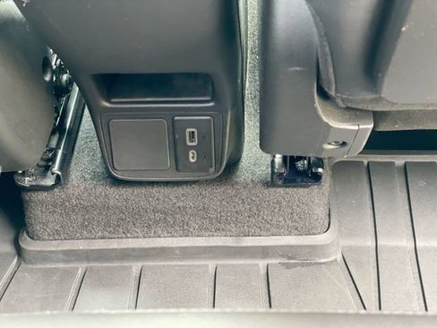 Certified 2021 Buick Encore GX Select w/ Sport Touring Package FWD image 15