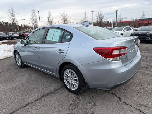 Used 2018 Subaru Impreza 2.0i Premium image 3