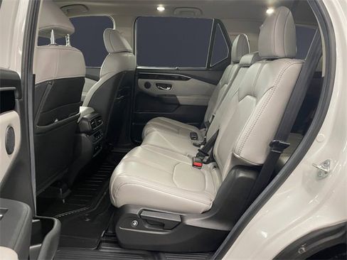 Certified 2024 Honda Pilot Touring image 13