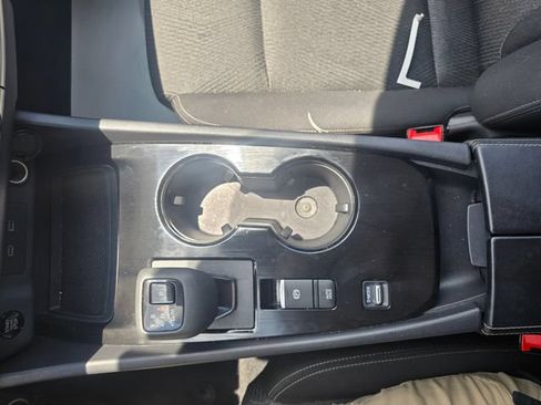 Used 2025 Nissan Rogue SV FWD image 23