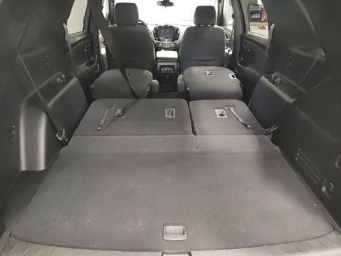 Used 2023 Chevrolet Traverse LT image 16