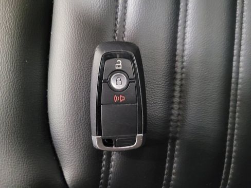 Used 2023 Ford Edge SEL image 32