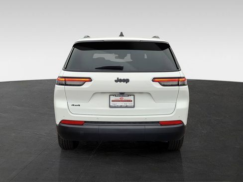 New 2025 Jeep Grand Cherokee L Altitude image 5