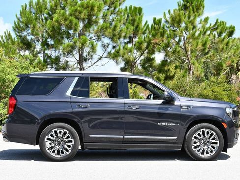 Used 2023 GMC Yukon Denali Ultimate AWD/4WD image 7