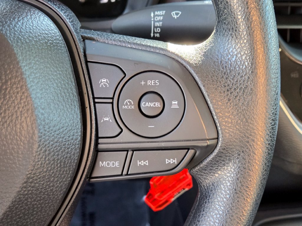 Used 2026 Toyota Corolla LE FWD image 31