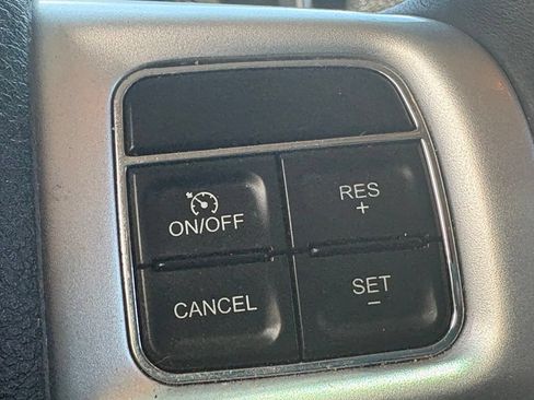 Used 2017 Dodge Journey SXT FWD image 16