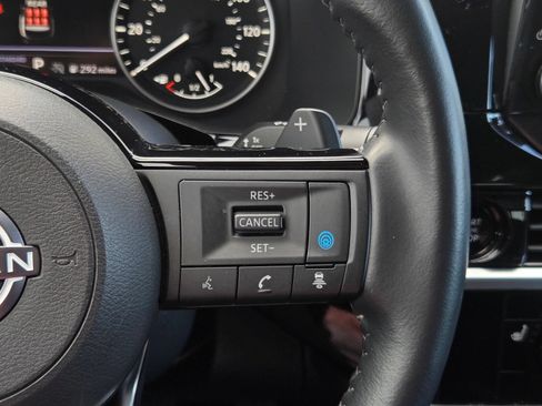 Used 2025 Nissan Pathfinder SL FWD image 19