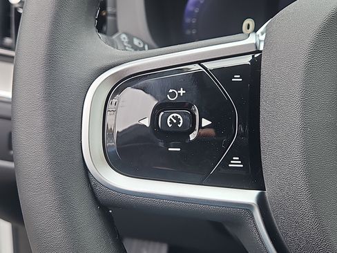 New 2026 Volvo XC60 B5 Ultra w/ Protection Package Premier image 16