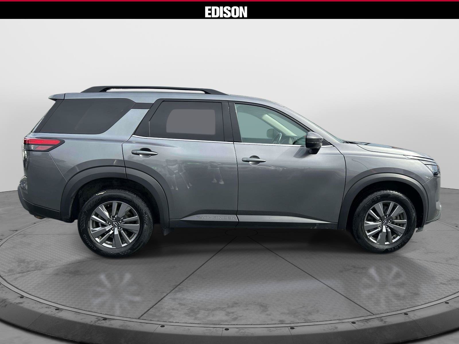 Used 2025 Nissan Pathfinder SV AWD/4WD image 3