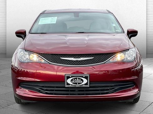 Used 2017 Chrysler Pacifica Touring w/ Tire & Wheel Group image 2