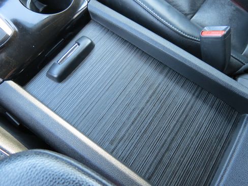 Used 2016 Honda Pilot Touring image 24