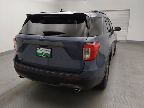 Used 2021 Ford Explorer XLT w/ Equipment Group 202A image 7
