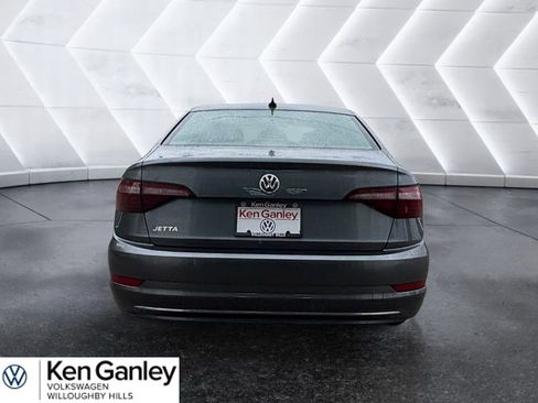 Certified 2021 Volkswagen Jetta FWD image 3