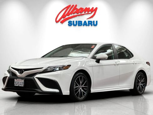 Used 2023 Toyota Camry SE w/ Convenience Package FWD image 9