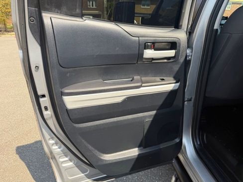 Used 2014 Toyota Tundra SR5 w/ SR5 Upgrade Package image 21