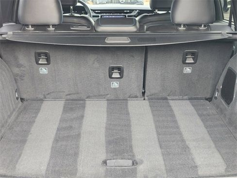 Used 2022 Jeep Grand Cherokee Trailhawk w/ Luxury Tech Group III image 18