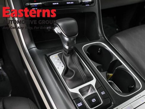 Used 2024 Kia Carnival LX image 13