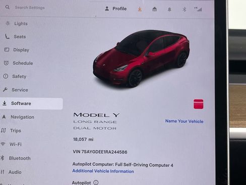 Used 2024 Tesla Model Y Long Range image 12