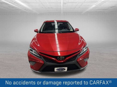Used 2020 Toyota Camry SE FWD image 2