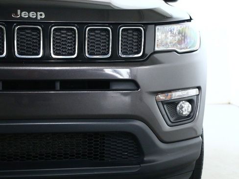 Used 2019 Jeep Compass Latitude w/ Popular Equipment Group image 9