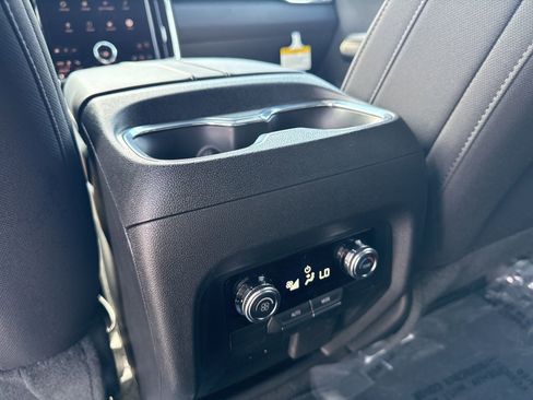 New 2026 GMC Acadia Elevation image 33