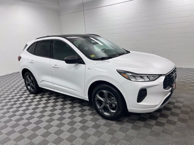 Used 2023 Ford Escape ST-Line w/ Tech Pack #1 AWD/4WD image 4
