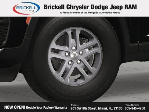 New 2025 Jeep Grand Cherokee Laredo w/ Luxury Tech Group I image 11