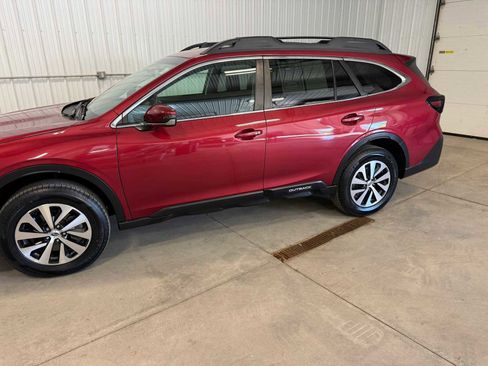 Certified 2022 Subaru Outback Premium AWD/4WD image 9