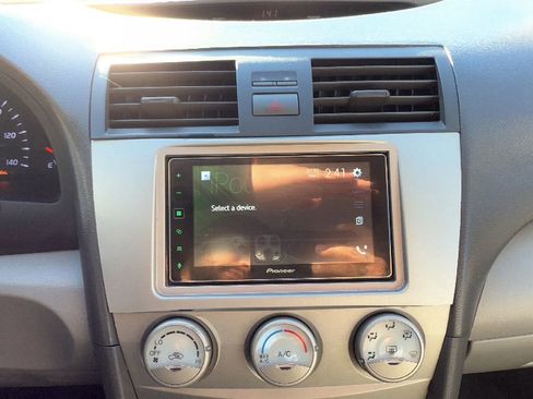 Used 2011 Toyota Camry LE image 18