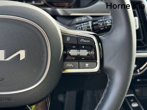 Certified 2022 Kia Sorento SX image 19