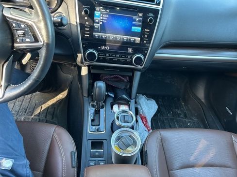 Used 2018 Subaru Outback 3.6R Touring w/ Popular Package #3 image 4