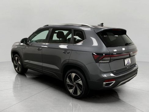 Used 2025 Volkswagen Taos SE AWD/4WD image 7
