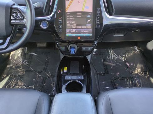 Used 2021 Toyota Prius Limited image 18