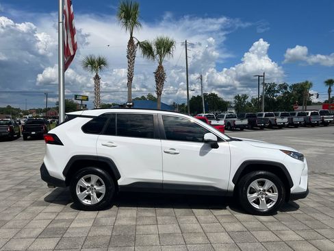 Used 2021 Toyota RAV4 XLE FWD image 7
