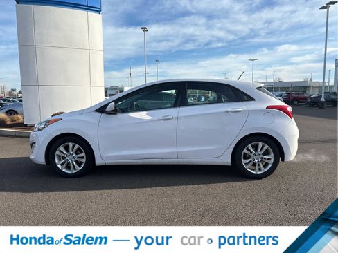 Used 2014 Hyundai Elantra GT image 2