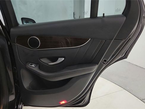 Used 2020 Mercedes-Benz GLC 300 4MATIC image 17